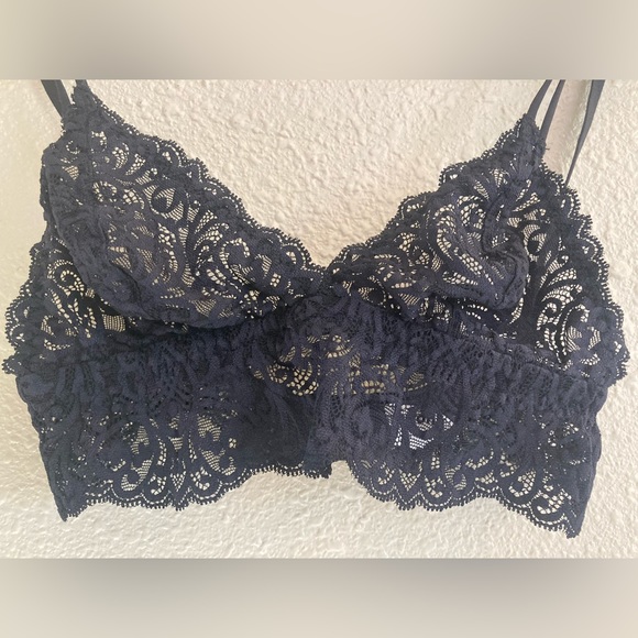 Reformation black lace bralette size small - Picture 3 of 8